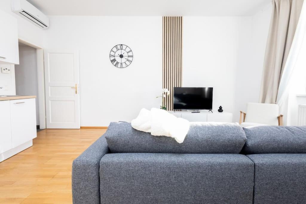 Orestaliving- 3Br On The Daube Canal/Friedensbruecke Viena Exterior foto